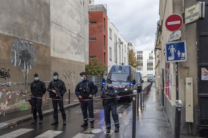 Au procès de l’attentat au hachoir, les larmes de l’accusé face à la vidéo glaçante des faits