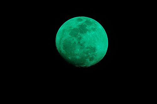 A green moon on Wednesday? | Green moon, Dark green aesthetic, Green ...