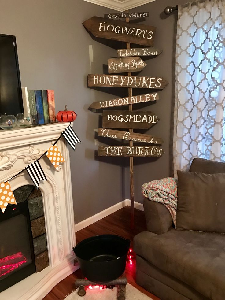 Harry Potter Sign | Harry potter room decor, Harry potter bedroom ...