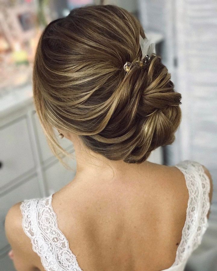 This beautiful chignon twist updo wedding hairstyle perfect for any ...