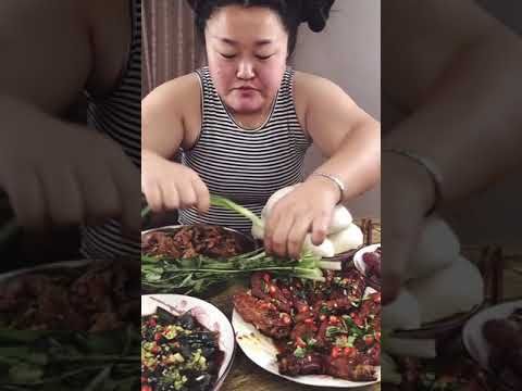 Chinese Farm Girl Eating Bun Bun Mukbang ASMR - YouTube