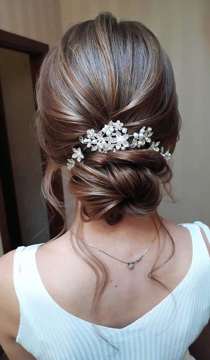 20 Easy and Perfect Updo Hairstyles for Weddings - EWI | Romantic ...