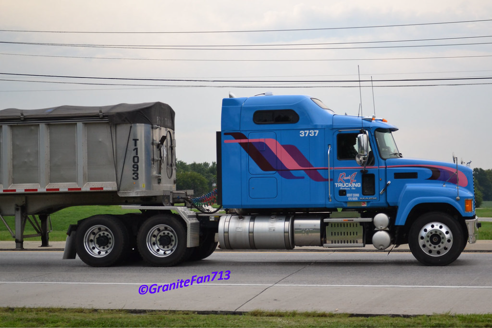 R&J Trucking Mack CHU613