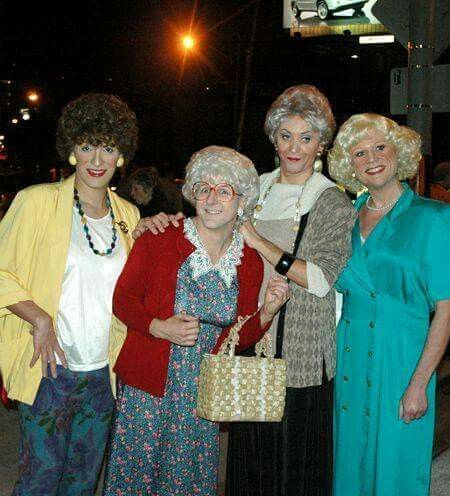 These guys dressed as The Golden Girls for Halloween! More Disfarces ...