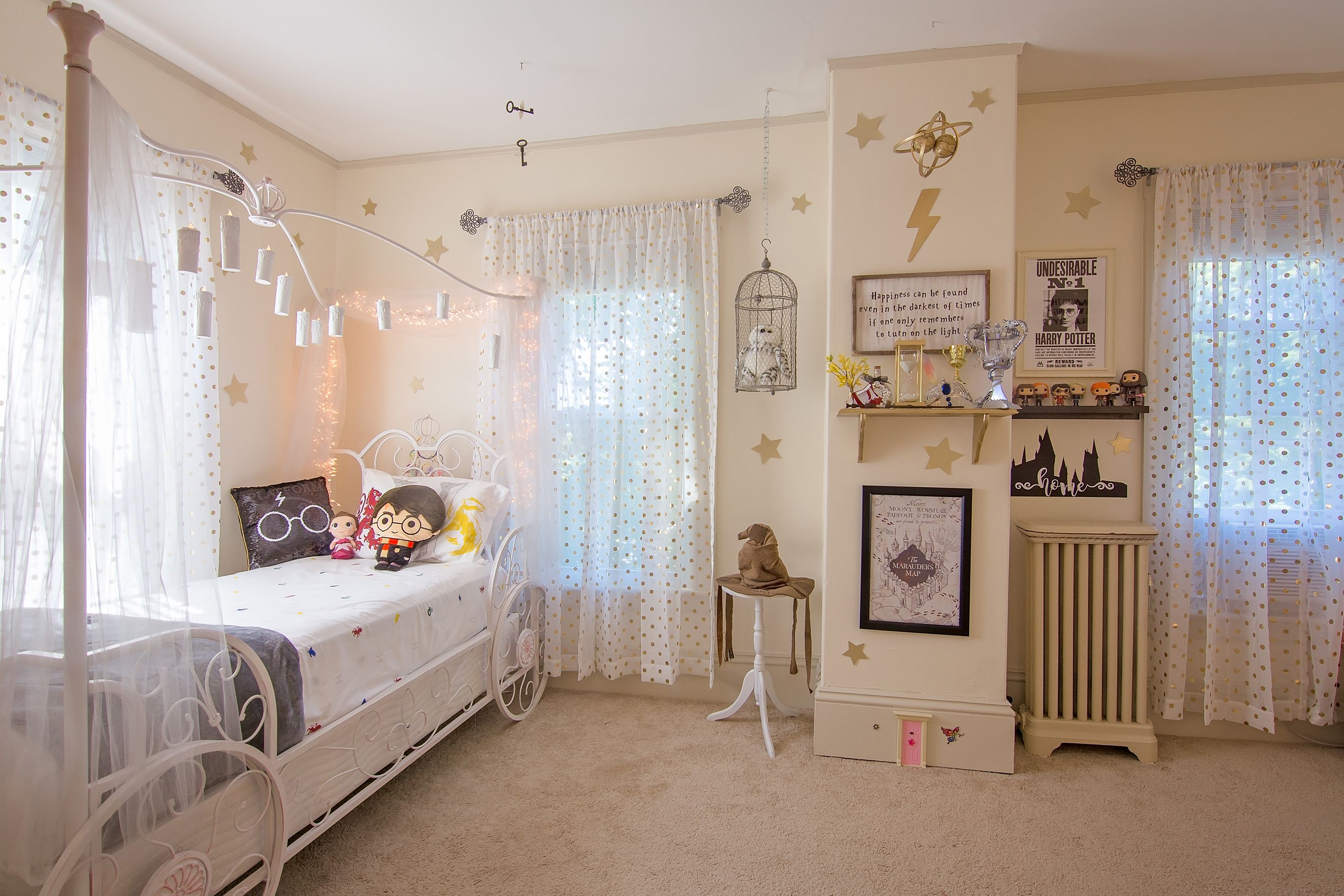 Harry Potter Room | Harry potter room decor, Harry potter bedroom ...