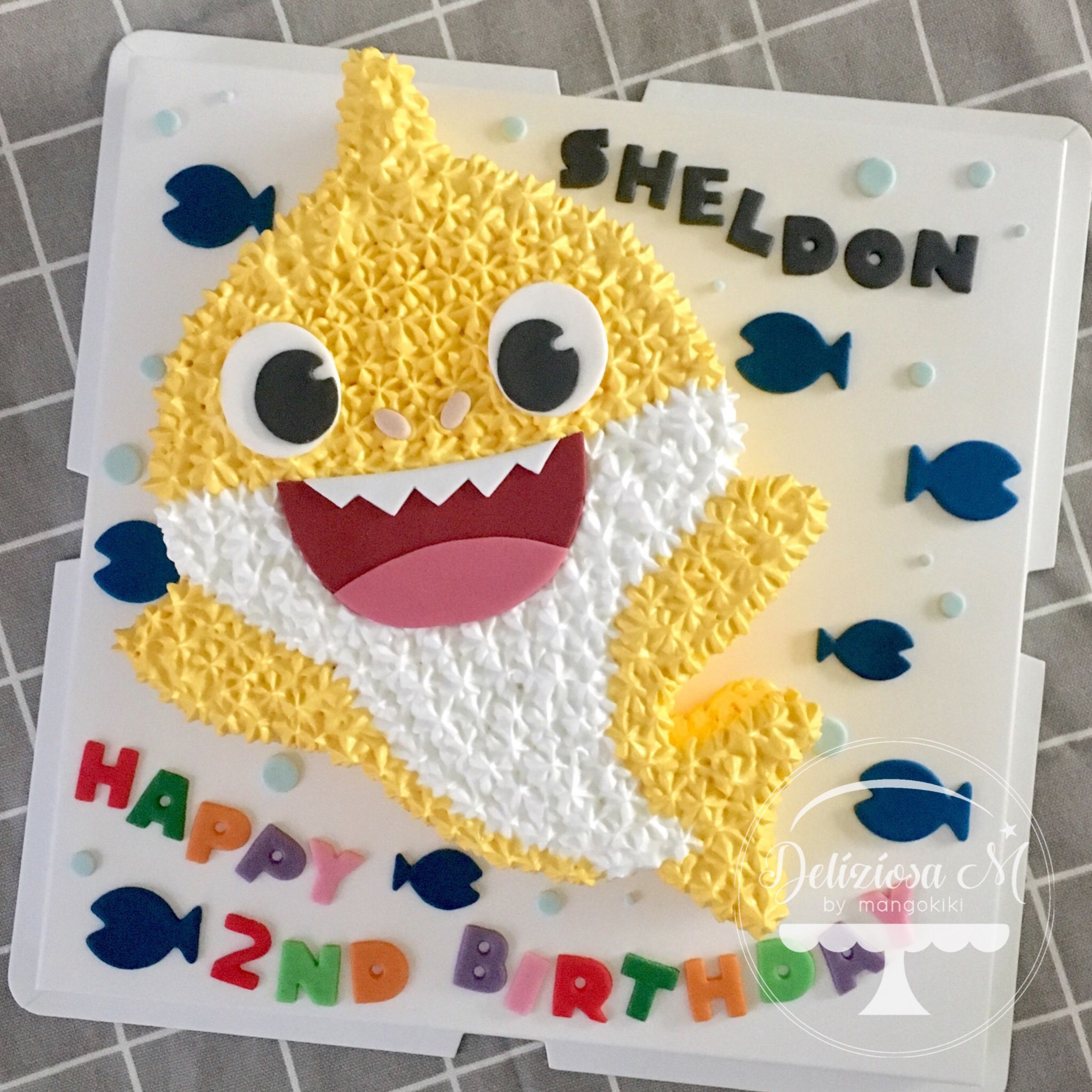 Yellow Baby Shark Cake | vlr.eng.br