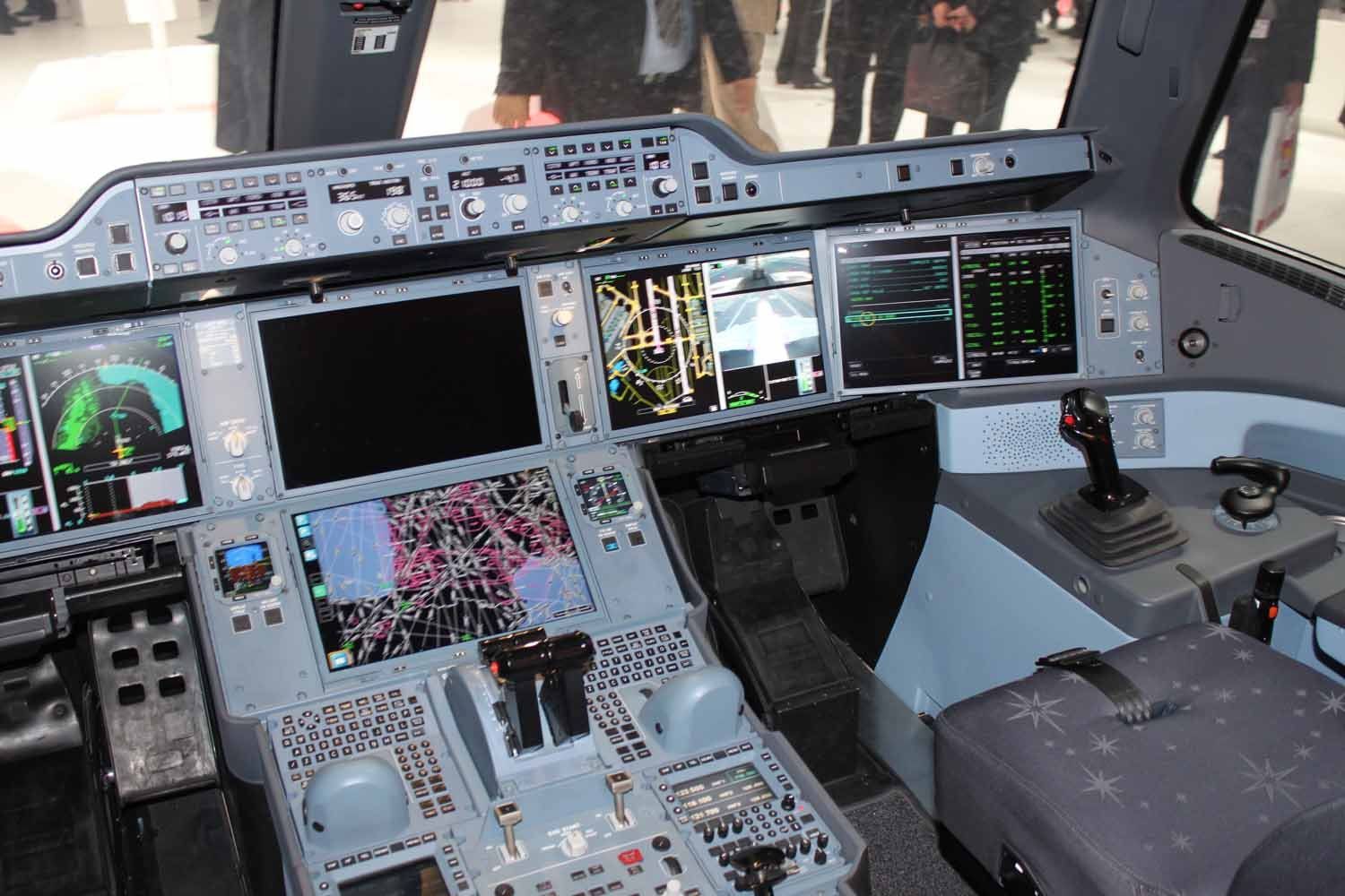 Airbus A350 XWB Cockpit Airplane Flight, Flight Deck, Step Inside ...