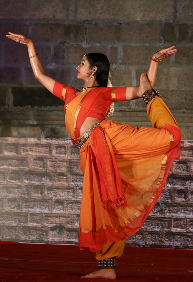 Dance Photos, Dance Pictures, Kathak Costume, Women Wearing Ties, Dance ...