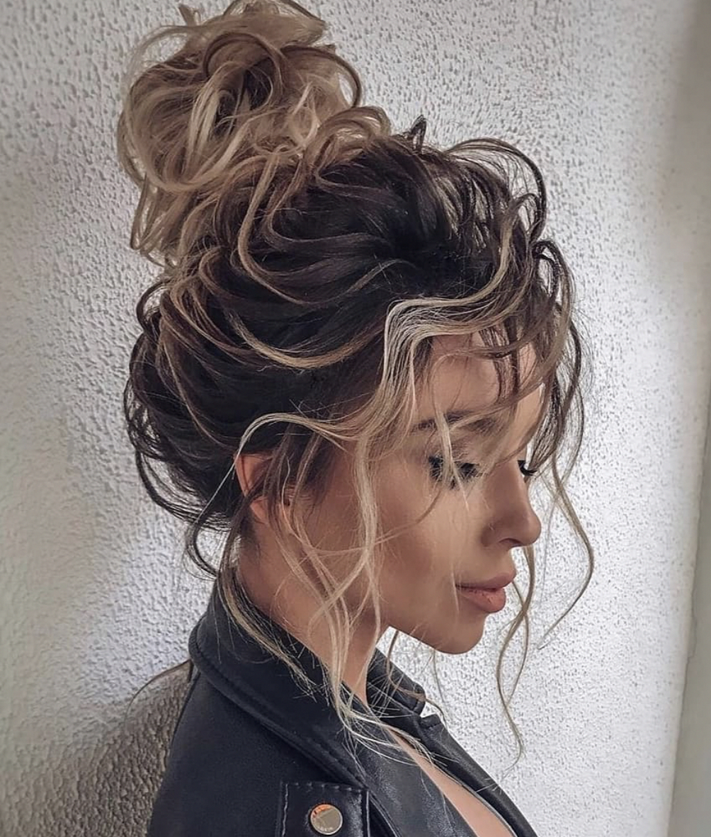 79 Stylish And Chic How To Do A Messy Curly Hair Bun For New Style ...