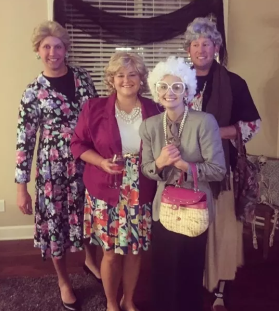 57 Of The Best Halloween Costume Ideas For 2018 | Old lady costume, Mom ...