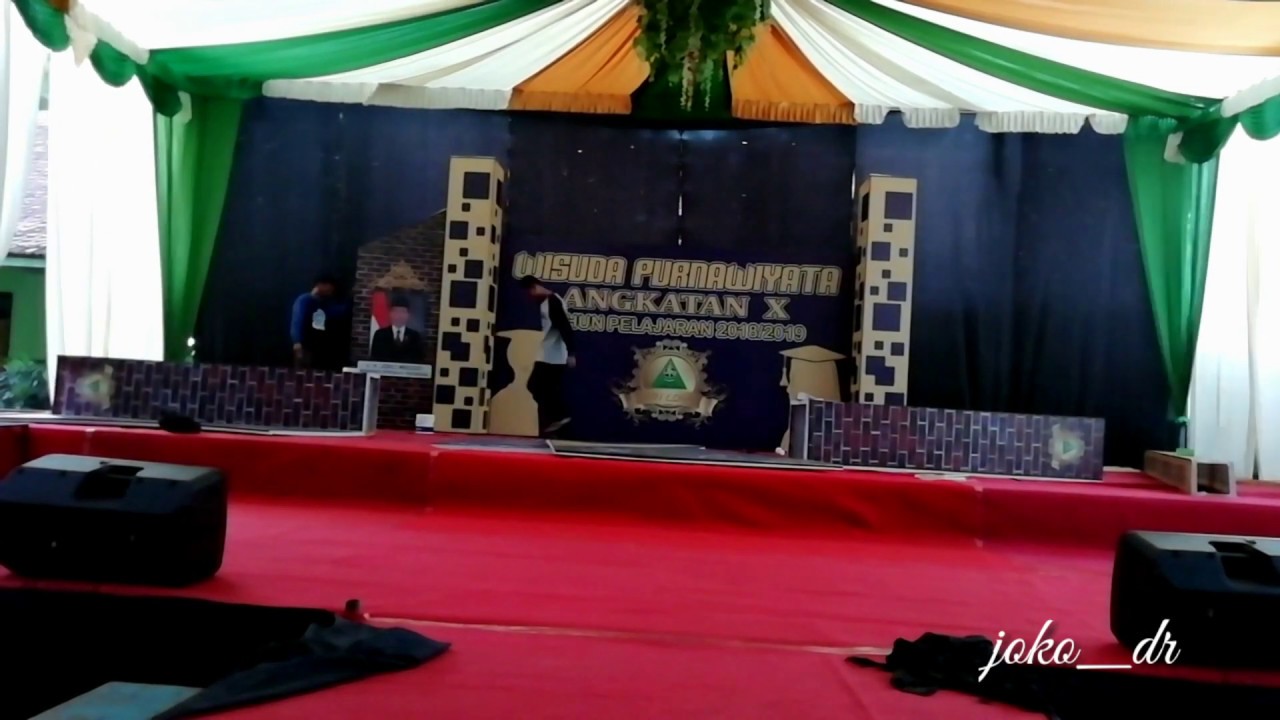 20 Inspirasi Background Panggung  Wisuda Tk Islam Kartun 