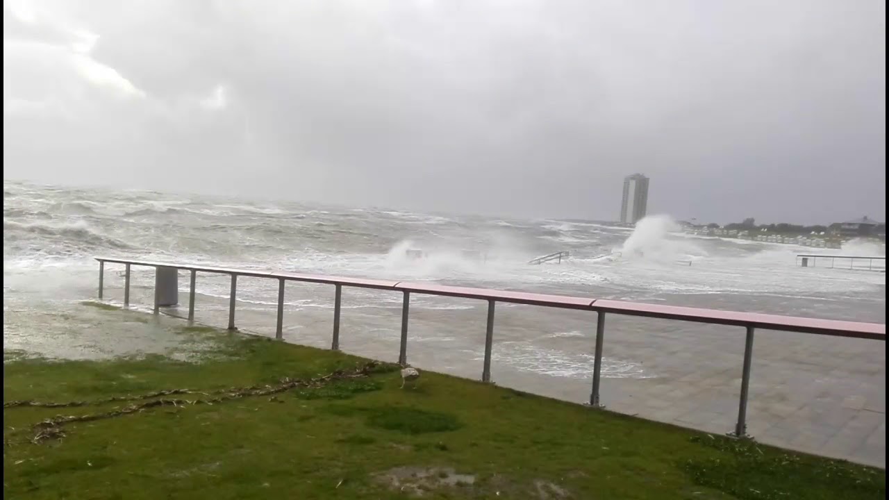 Sturm Sebastian in Büsum am 13.09.2017 - YouTube