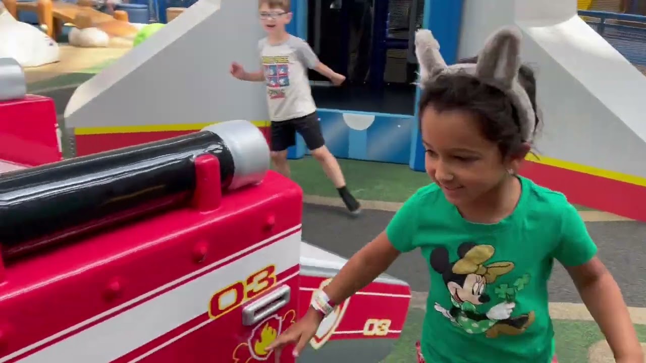 Adventure bay paw patrol mall of America - YouTube