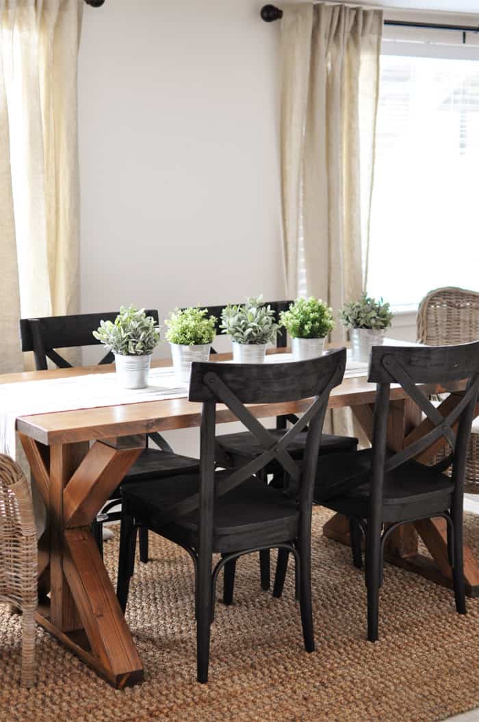 DIY Any of These 15 Small Dining Room Tables For Your Home