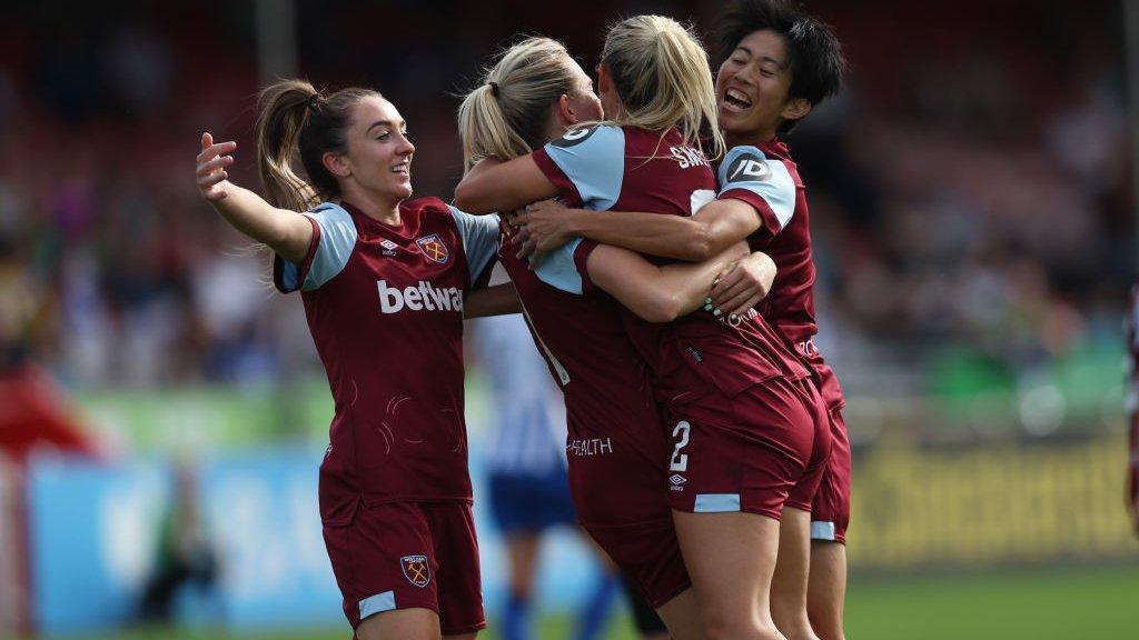 West Ham players celebrate