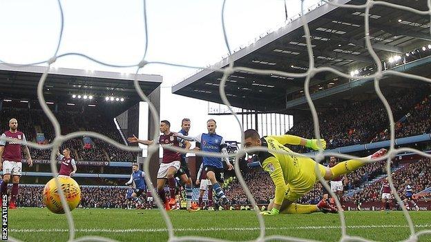 Jordan Rhodes struck his second goal in successive games, having previously not scored in the league since March