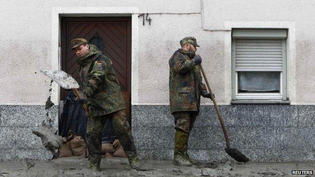 German soldiers clearing up after floods in Passau, Bavaria (4 June)