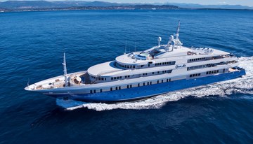 Similar Charter Yacht: Queen Miri