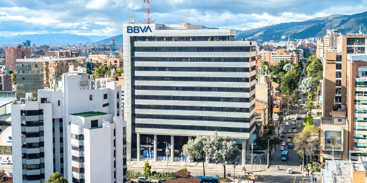 Sede central del español BBVA en uno de los centros financieros de Bogotá.