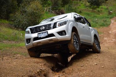 2020 Nissan Navara ST off-road