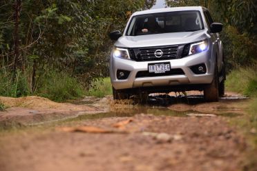 2020 Nissan Navara ST off-road