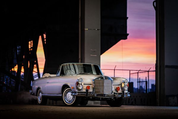 1963 Mercedes-Benz 220SE Cabriolet 4-Speed