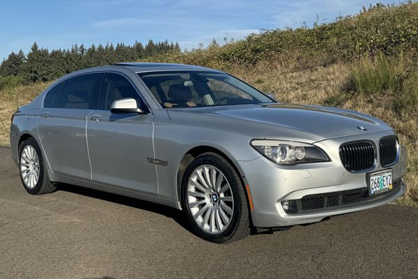 2011 BMW 750Li xDrive