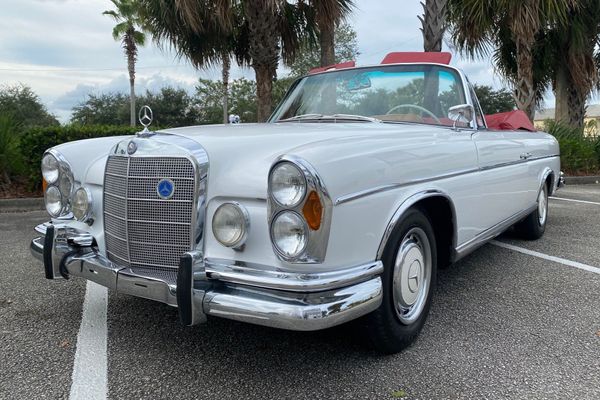 1963 Mercedes-Benz 220SE Cabriolet 4-Speed