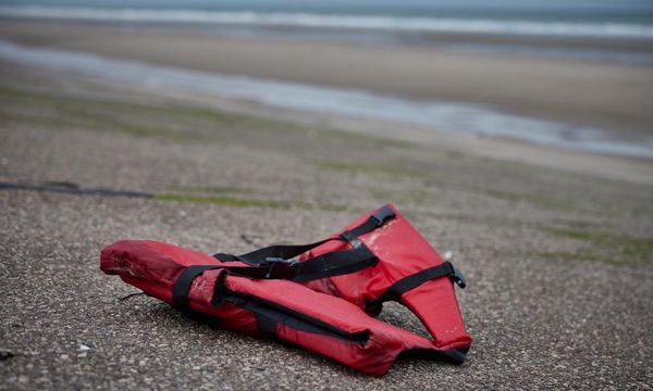 France rescues 107 people trying to cross to UK on Christmas Day