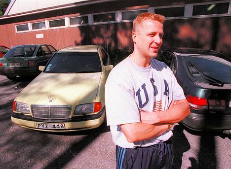 Ässien divarikauden pistekuningas Arto Heiskanen lähti kesän 1996 jälkeen kiekkoilemaan Englannin Newcastleen.