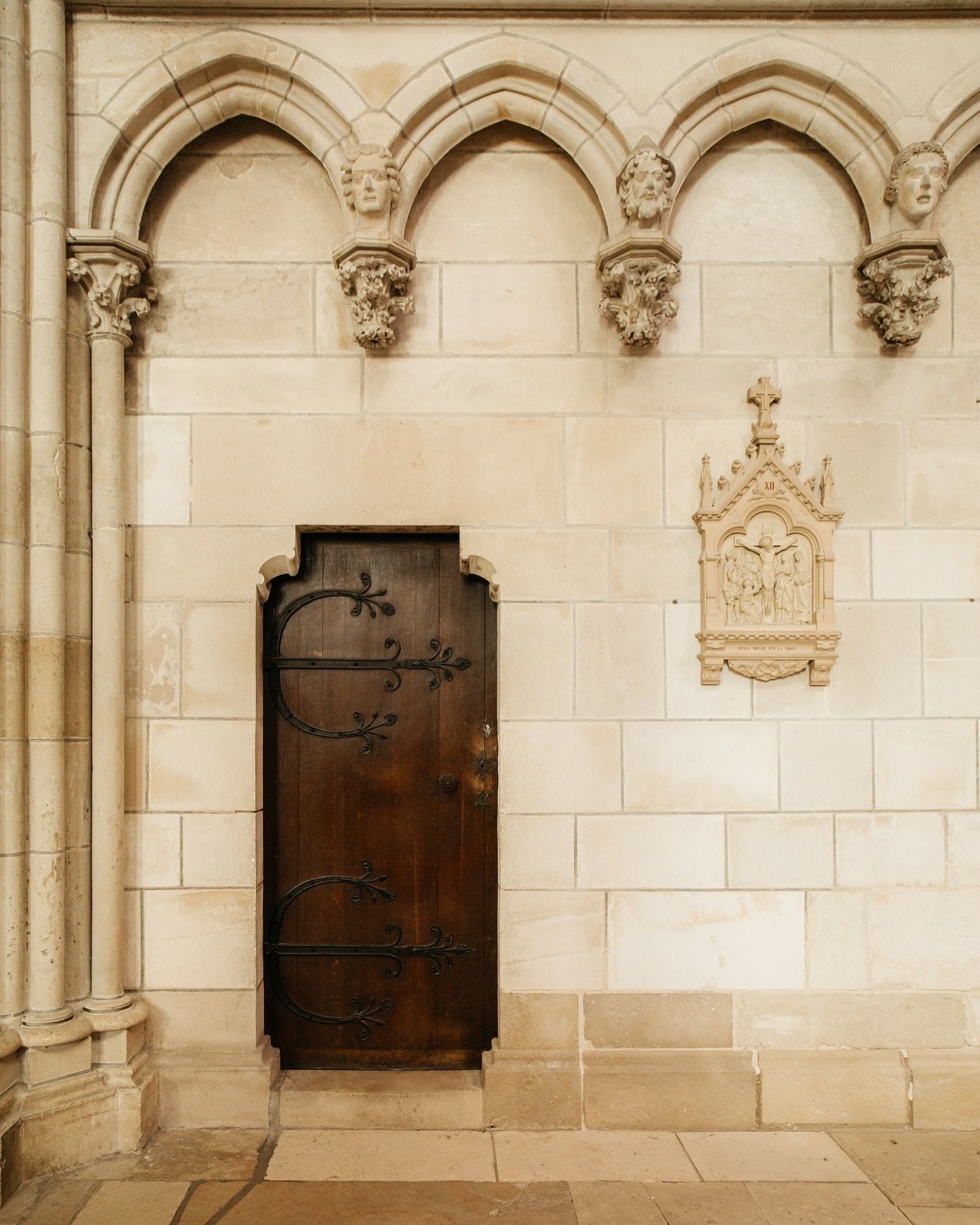 Inside the Cath&eacute;drale Saint-&Eacute;tienne d&rsquo;Auxerre in Auxerre, France.

#auxerre #bourgogne #francetourisme