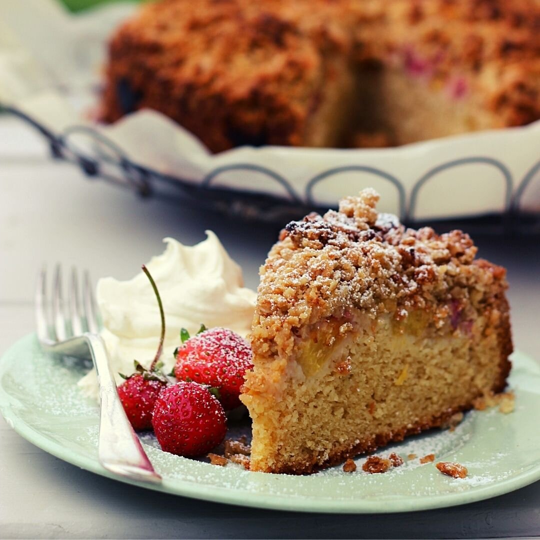 Peach and Strawberry Crumble Cake — THE POST & RAIL