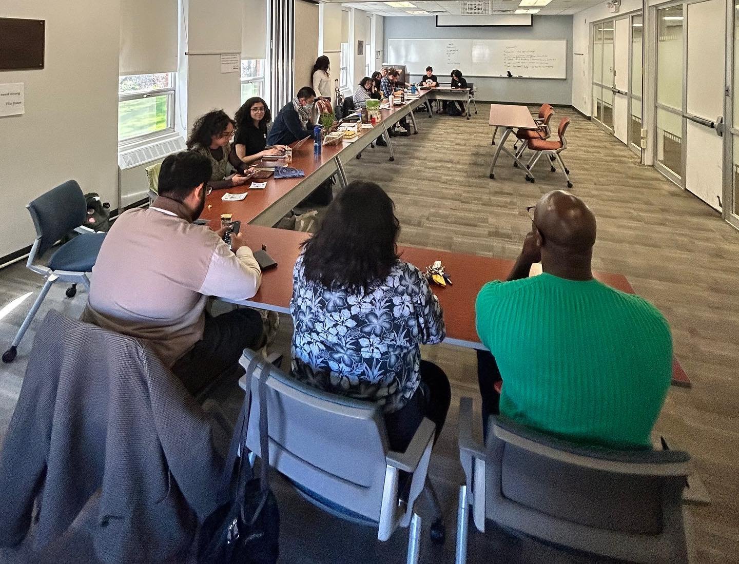 @rutgersnbbookstoreunion really felt the solidarity last week at their open bargaining session! Thanks to @centralnjdsa @brandworkers and all our fellow Rutgers campus unions who showed up to support Barnes &amp; Noble workers at the bargaining table