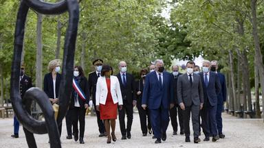 Gedenkveranstaltung im Pariser Jardin du Luxembourg mit Pärsident Macron zur Erinnerung an Frankreichs Geschichte der Sklaverei