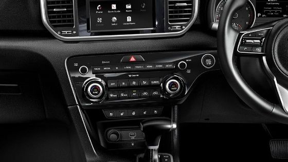 Kia Sportage (2018) Interior 003