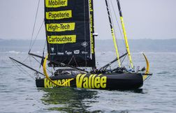 Au Vendée Globe, « gros crac » et fissures sur le bateau de Louis Burton