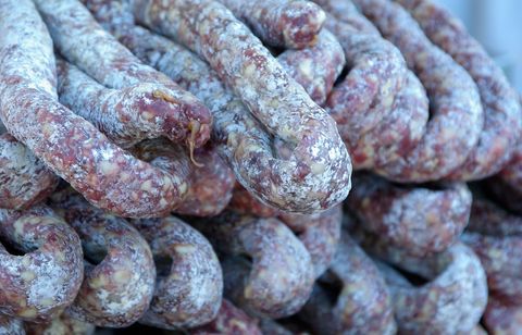 Plusieurs saucissons rappelés à cause d’un risque de salmonelles