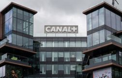 Ringarde ? Dominatrice ? A 40 ans, Canal+ fait-elle son âge ?