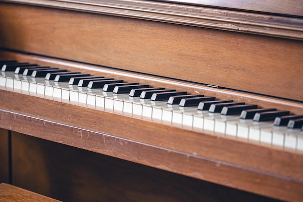 Foto grátis chaves de piano em instrumento musical marrom de madeira