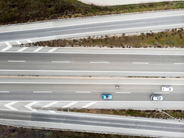 Foto grátis conceito de transporte com carros em pontes