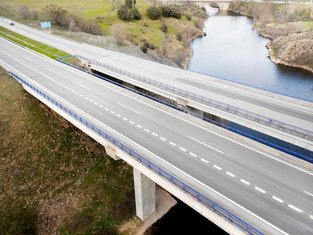 Foto grátis conceito de transporte com vista aérea de pontes