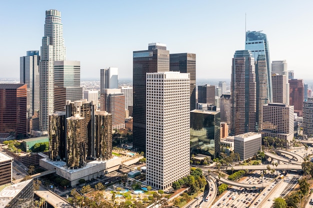 Foto grátis vista aérea complexa da cidade