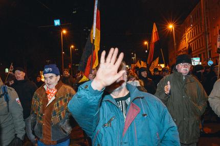 Pegida: Ihr habt uns gar nichts zu sagen: Demonstranten beim Pegida-Ableger Legida in Leipzig, im Winter 2015