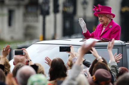 Queen Elizabeth: Mit 67 in den Ruhestand? Da kann Queen Elizabeth II nur amused lächeln.