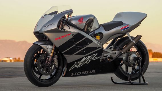 Never Used, 1997 Honda NSR500V Sets A Record As The Most Expensive Japanese Motorbike Sold On Auction