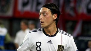 Racism That Makes Mesut Ozil Resign From The German Football National Team