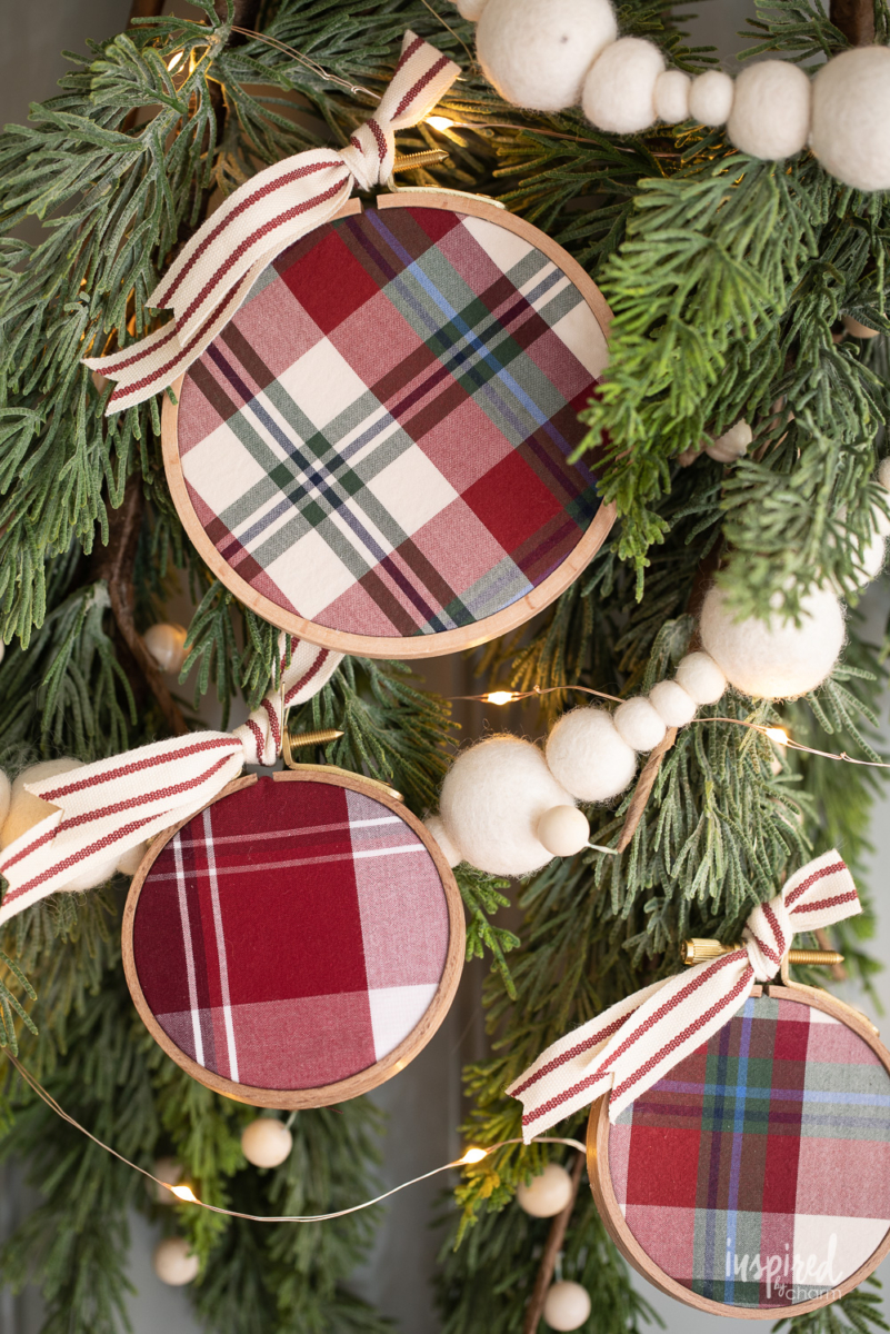 DIY Embroidery Hoop Christmas Ornaments