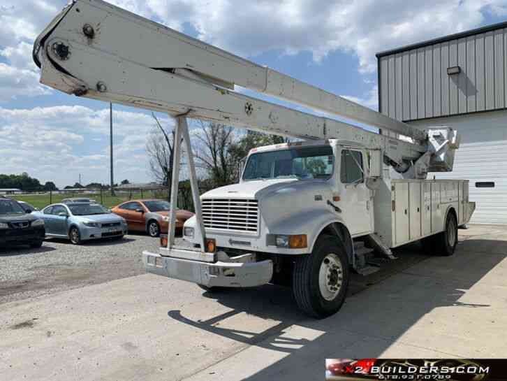 International 4900 DT466E (2000)