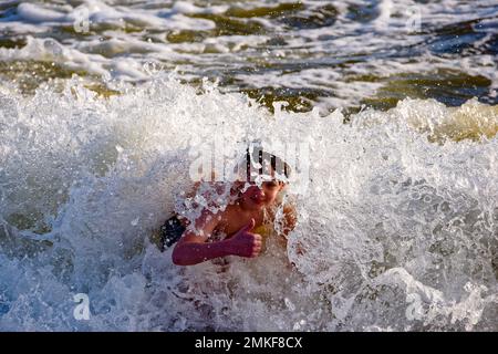 Fischen und schwimmen im Ostsee Stock Photo