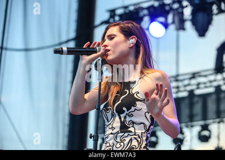 Raleigh, North Carolina, USA. 22nd June, 2015. Music Artist ECHOSMITH performs at the Red Hat Amphitheater in North Carolina. Echosmith is an American indie pop band formed in February 2009 in Chino, California. The band is composed of four siblings: Graham, Sydney, Noah, and Jamie Sierota. Echosmith signed to Warner Bros. Records in May 2012. They are best known for their hit song ''Cool Kids'', which reached number 13 on the Billboard Hot 100 and was certified double platinum by the RIAA with over 1,200,000 sales in the United States and double platinum also by ARIA in Australia. (Credit Im Stock Photo